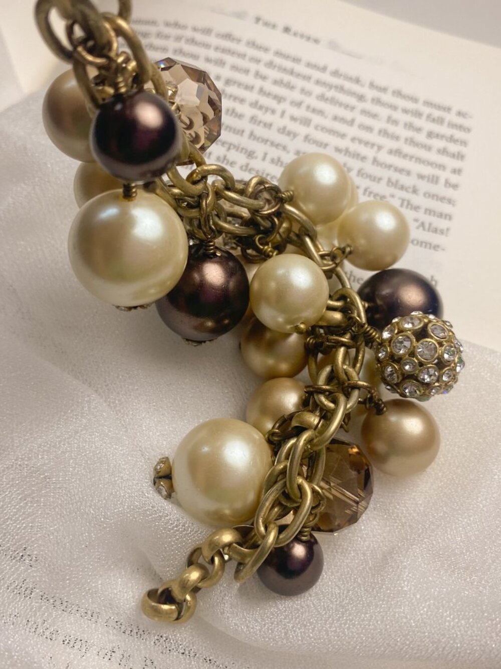 Stella and Dot Audrey Neutral Cluster Pearl Crystal Beaded Gold Chain Bracelet - Picture 4 of 12